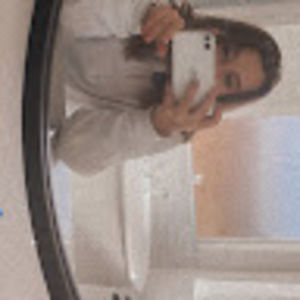 Meet your Posher, Chloe